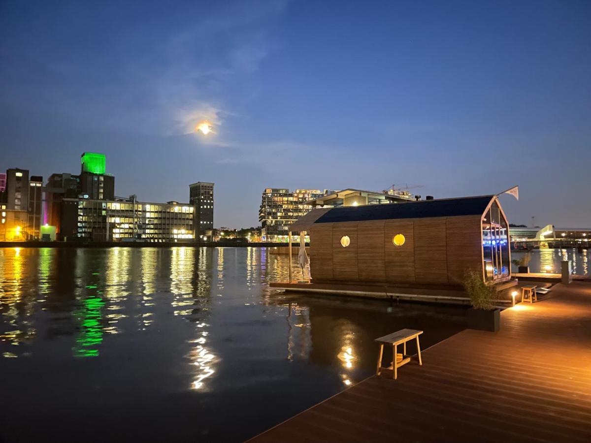 Hotel Wikkelboat Nr2 At Floating Rotterdam Rijnhaven Zewnętrze zdjęcie